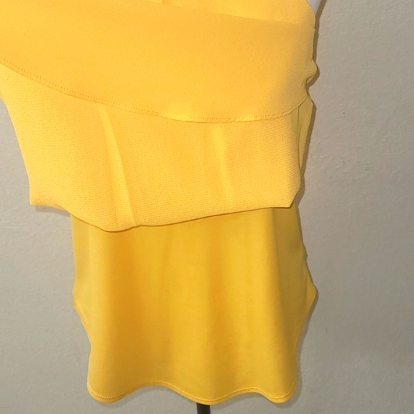 B. Wear Yellow Top - Picture 13 of 13